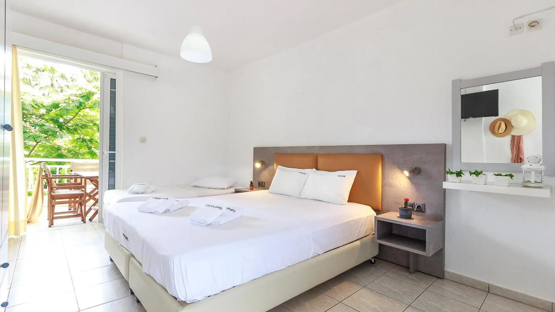 Vamvini Hotel Σάρτη Ξενοδοχείο με διαμερίσματα