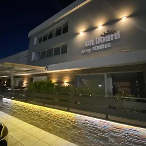 Hotel de apartamente On Board Luxury, Sarti